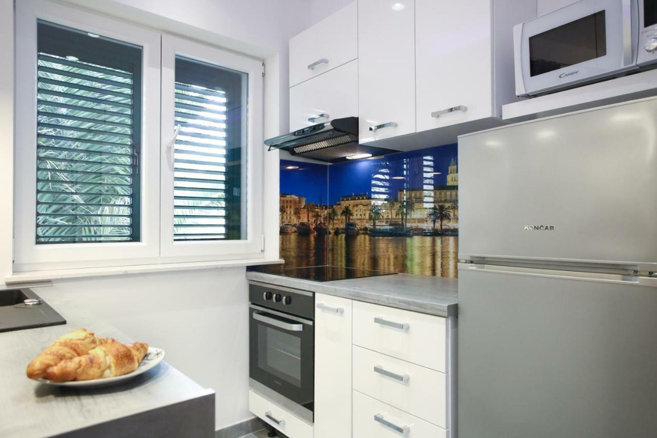 Luigi Apartment Split